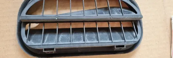 Audi A4 S4 B9 Quarter panel pressure vent 6R0819465A 5Q0819465