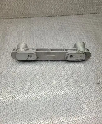 Volvo XC40 Engine mounting bracket 32137504