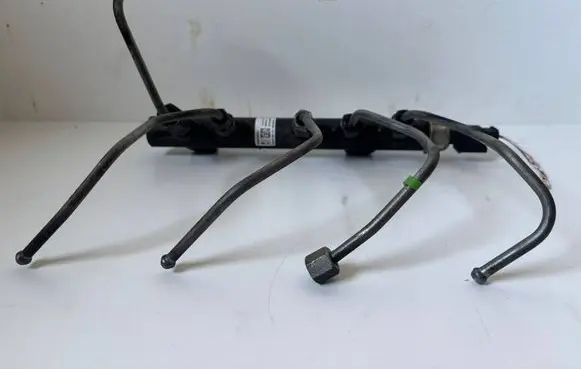 Peugeot 2008 I Fuel main line pipe 9685297580 94675G01 R9144Z290B