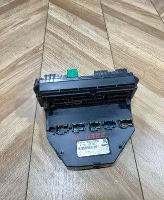 Mercedes-Benz C W204 SAM control unit A2129005812 A2129015104 A2129025403