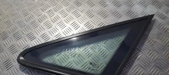 Opel Zafira A Front triangle window/glass 