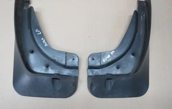 Ford Kuga I Front mudguard 8V4J16A263AD D33MD