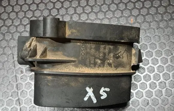 BMW X5 E53 Mass air flow meter 7787076 0928400468