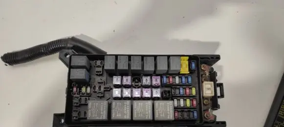 KIA Sorento Fuse module 911603E040