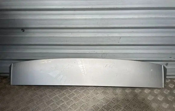 Tailgate/trunk spoiler