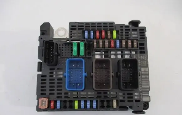 Peugeot 308 BSM Control unit 9807091680 BSMZ02