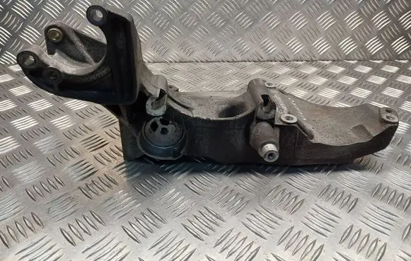 Opel Vivaro Generator/alternator bracket 8200183234
