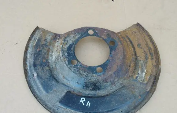 Toyota Avensis T270 Rear brake disc plate dust cover 
