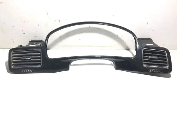 Volkswagen Touareg II Dashboard trim 7P1857221 6709401