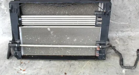 BMW 7 F01 F02 F03 F04 Coolant radiator 7604070 75768277604070