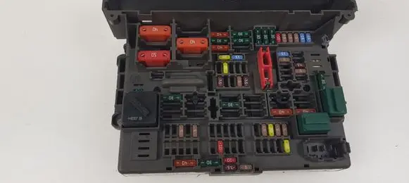 BMW 1 E81 E87 Fuse module 911944603 9119446