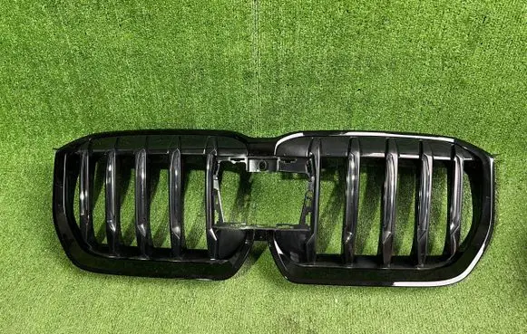 BMW X1 U11 Front bumper upper radiator grill 9883426 011012 18517811