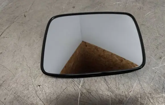 Nissan X-Trail T30 Wing mirror glass B46LR1400