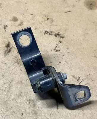 Ford Mondeo MK IV Rear door lower hinge A26811AC 757A C806A