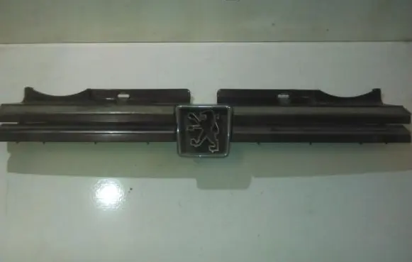 Peugeot 605 Front grill