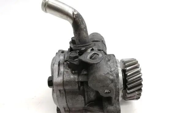 Mitsubishi Pajero Power steering pump