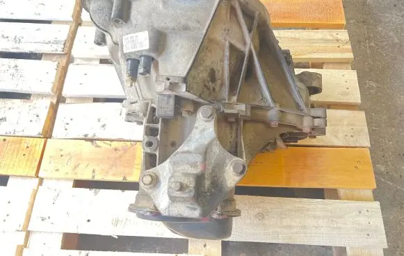 Manual 5 speed gearbox