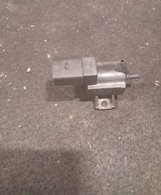 Volkswagen Phaeton Turbo solenoid valve 05T231 72809800 037906283D