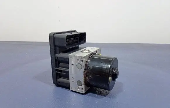 Volvo V50 ABS Pump 31274907