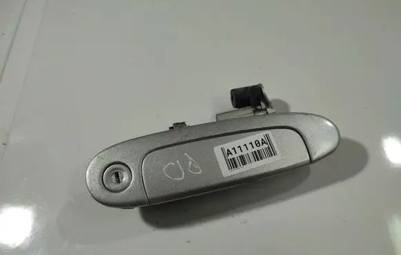 Toyota Yaris Front door exterior handle 