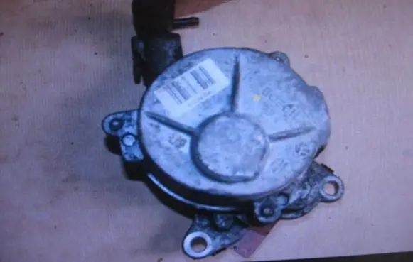 Renault Master II Vacuum pump 8200683982 20DCI