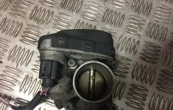 Skoda Fabia Mk1 (6Y) Throttle valve 047133062 5WS02090