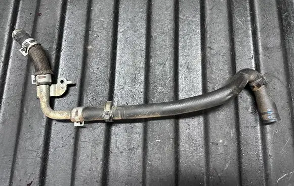 Engine coolant pipe/hose