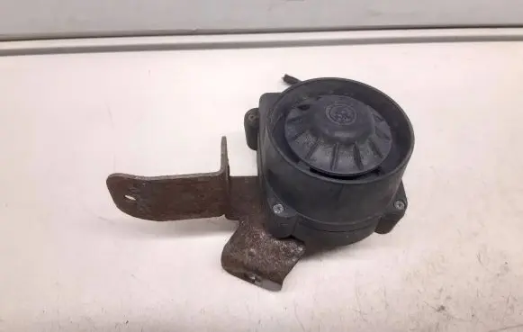 BMW 7 E65 E66 Horn signal 6917446 63945210 6917740