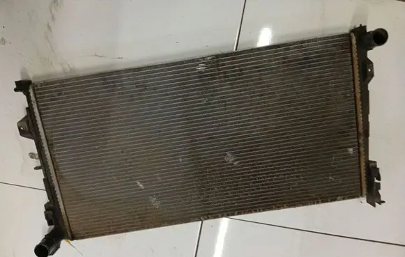 Chrysler Voyager Coolant radiator