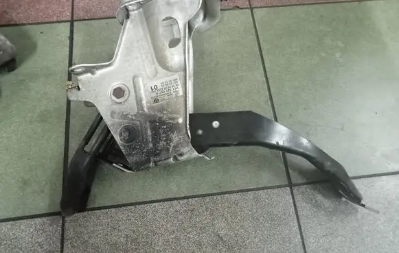Volkswagen PASSAT B6 Brake pedal 1k1721057n