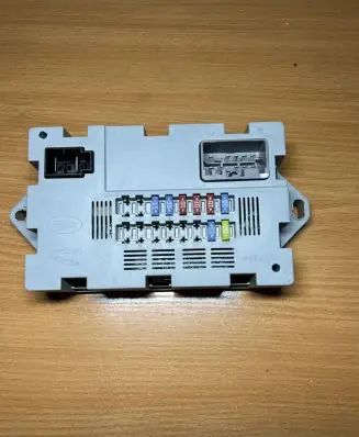 Land Rover Range Rover Evoque L538 Fuse module CPLA14Q073AA D24