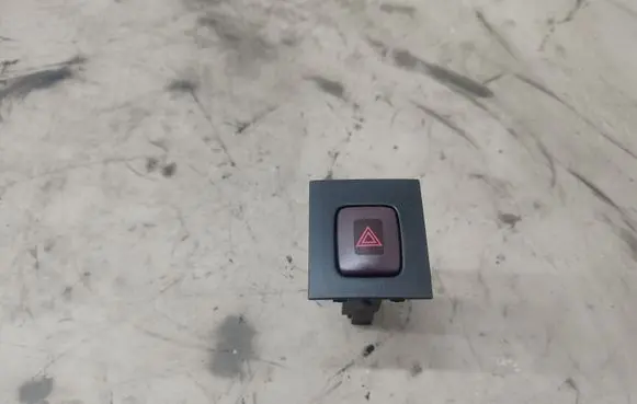 Volvo V70 Hazard light switch 30710106
