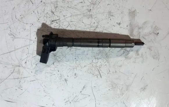 Audi A4 S4 B8 8K Fuel injector 0445116030 03L130277