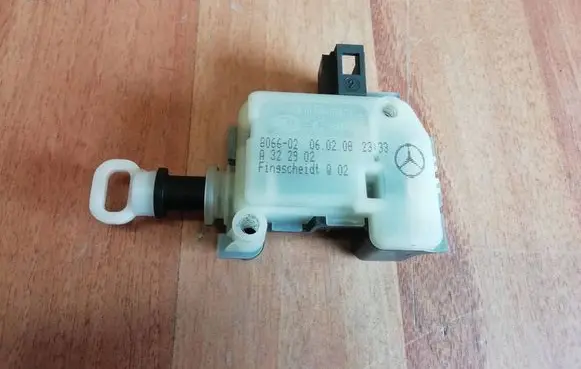 Mercedes-Benz CLS C219 Seat adjustment motor A322902 806602