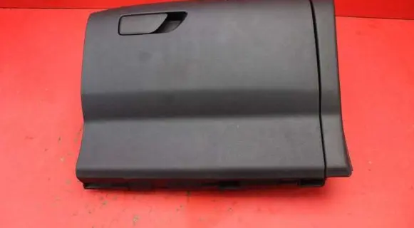 Glove box