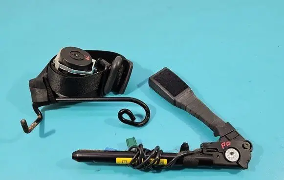 Opel Astra H Front seatbelt IMPRK1366438