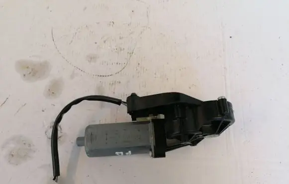 Mercedes-Benz E W211 Seat adjustment motor 0390203207