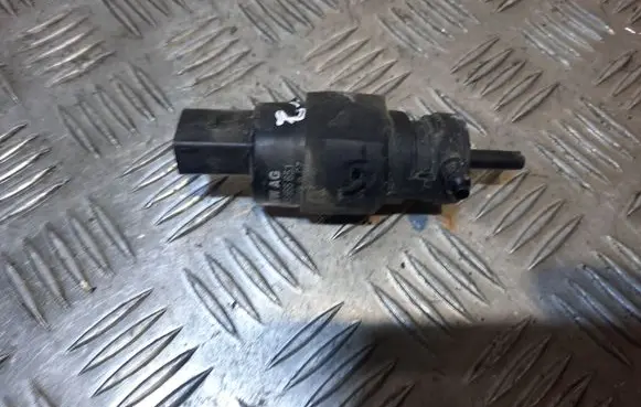 Audi A8 S8 D4 4H Windscreen/windshield washer pump 1K5955651