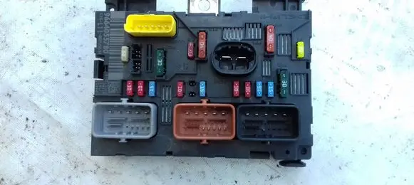 Peugeot 207 BSM Control unit 9664055780