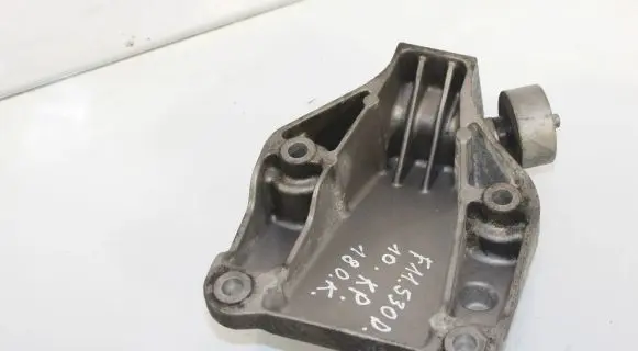 BMW 5 F10 F11 Engine mounting bracket 6777628
