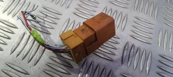 Nissan Primera Other relay 2523079964