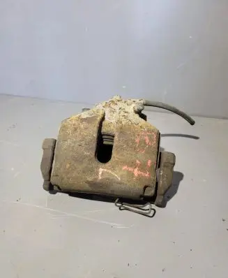 Volkswagen PASSAT B7 Front brake caliper