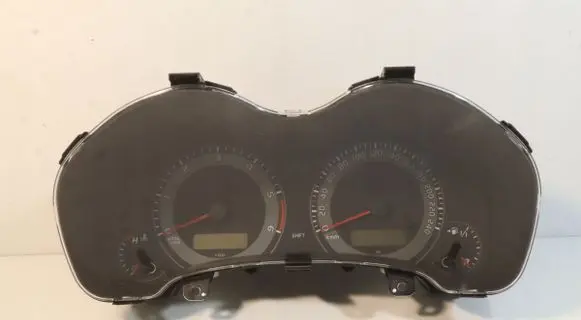 Toyota Auris 150 Clock 838000ZB50F