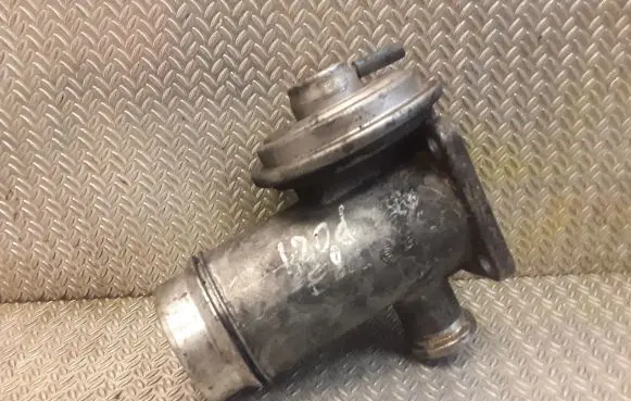 BMW 1 E81 E87 EGR valve 7792077