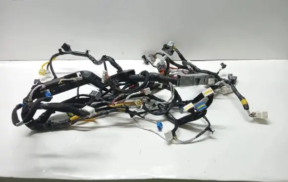 Hyundai i30 Front door wiring loom 91151-G4220