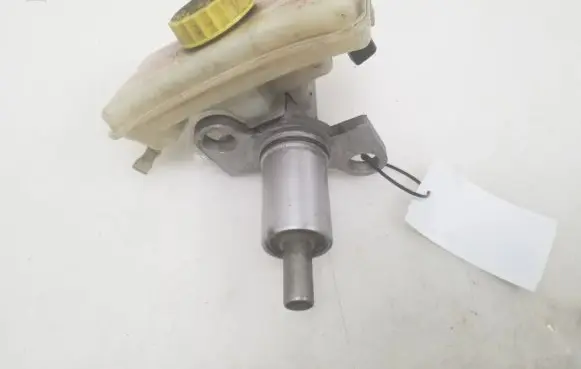 Audi A4 S4 B7 8E 8H Master brake cylinder