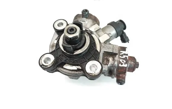 Volvo V60 Fuel injection high pressure pump 31272896 0445010618