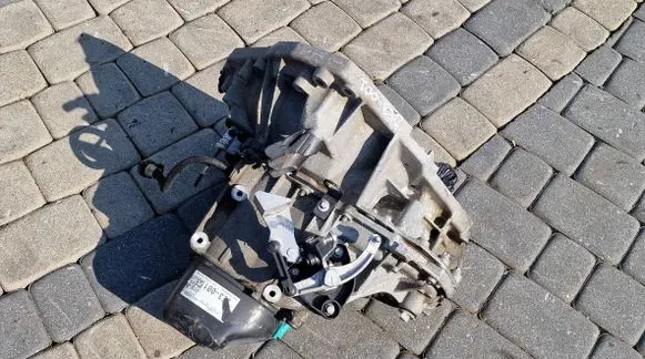 Renault Twingo III Manual 5 speed gearbox JE3001