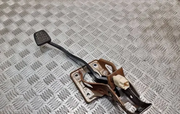 Toyota Corolla Verso E121 Brake pedal 