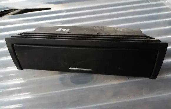BMW 3 E46 Dashboard storage box/compartment 8202188